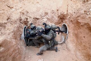 אחד מאינספור פירים שנחשפו בג'באליה