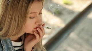 עישון סיגריה