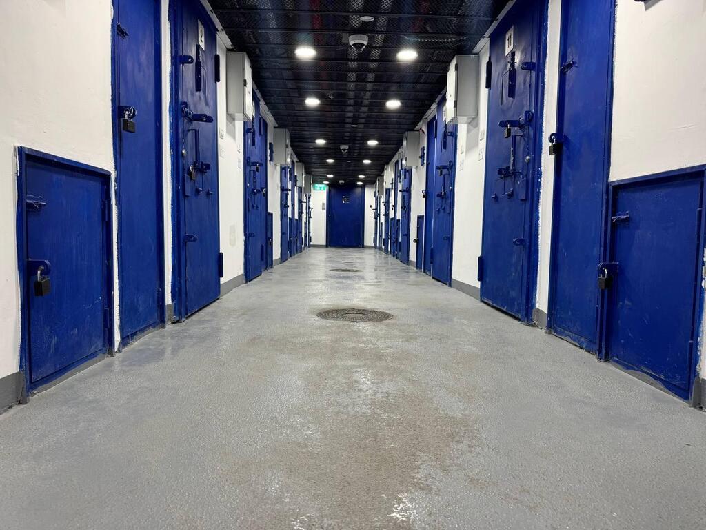 A secured wing inside an Israeli detention facility where Hamas terrorists captured during the October 7 terror attack are being held (Photo: Liran Tamari) אגף “רקפת”