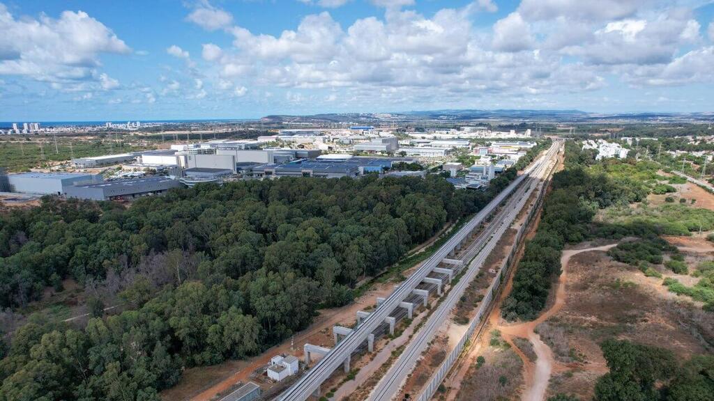 תוואי מסילת רכבת שיבנה בדרך לחדרה