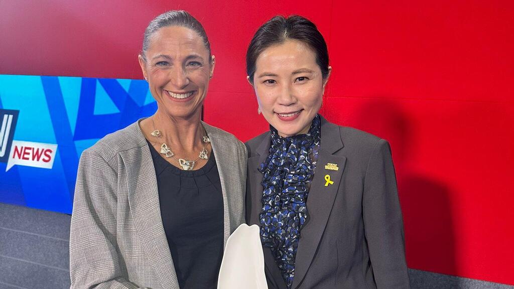 Taiwan Amb. Abby Lee (right) with ILTV 's Maayan Hoffman