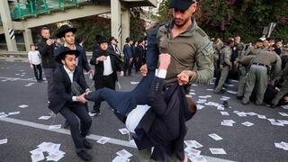 הפגנת הפלג הירושלמי נגד הגיוס לצה"ל בכביש 4 סמוך לבני ברק