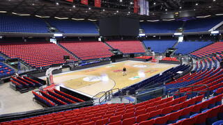 ההיכל נצבע אדום