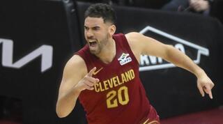 ג'ורג' ניאנג חוגג