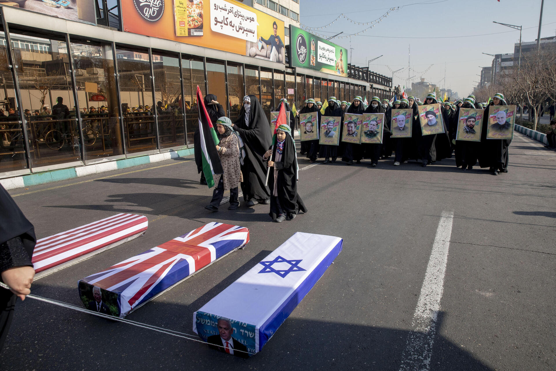 בסיס תת קרקעי נחשף באיראן לאחסון טילים ואמצעי לחימה שונים