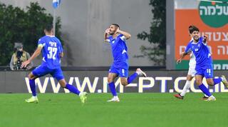 אנס מחמיד חוגג את השער