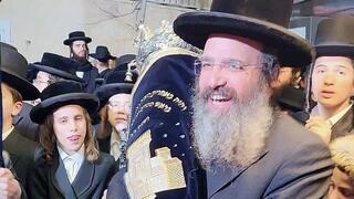 ספר התורה מיועד לבית כנסת בהר הבית