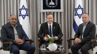 נשיא המדינה נפגש עם יזהר שי ודדי שמחי ששכלו את בניהם ב-7 באוקטובר