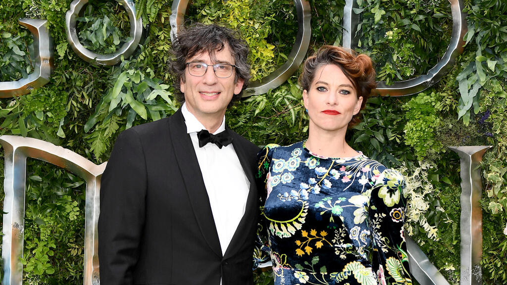 גיימן ובת זוגו, המוזיקאית אמנדה פאלמר