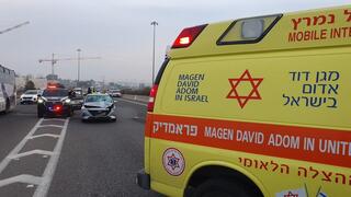 זירת תאונת הדרכים שבה נהרג הולך רגל בכביש 40