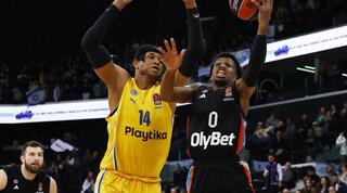 טי ג'יי שורטס מול חסיאל ריברו