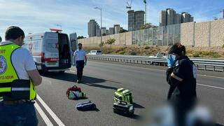 הולכת רגל נהרגה בתאונה בכביש 2 סמוך למחלף אולגה