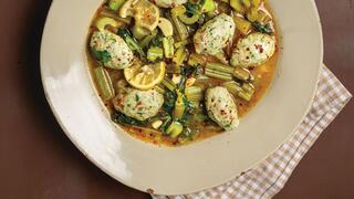 קציצות דגים ברוטב סלרי ולימון