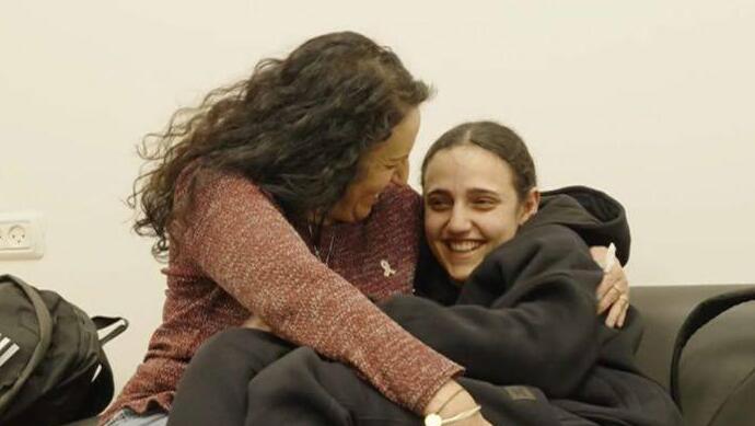 רומי גונן ואמא