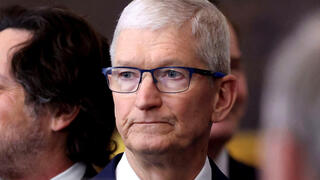 מנכ"ל אפל טים קוק בטקס השבעה של טראמפ ארה"ב