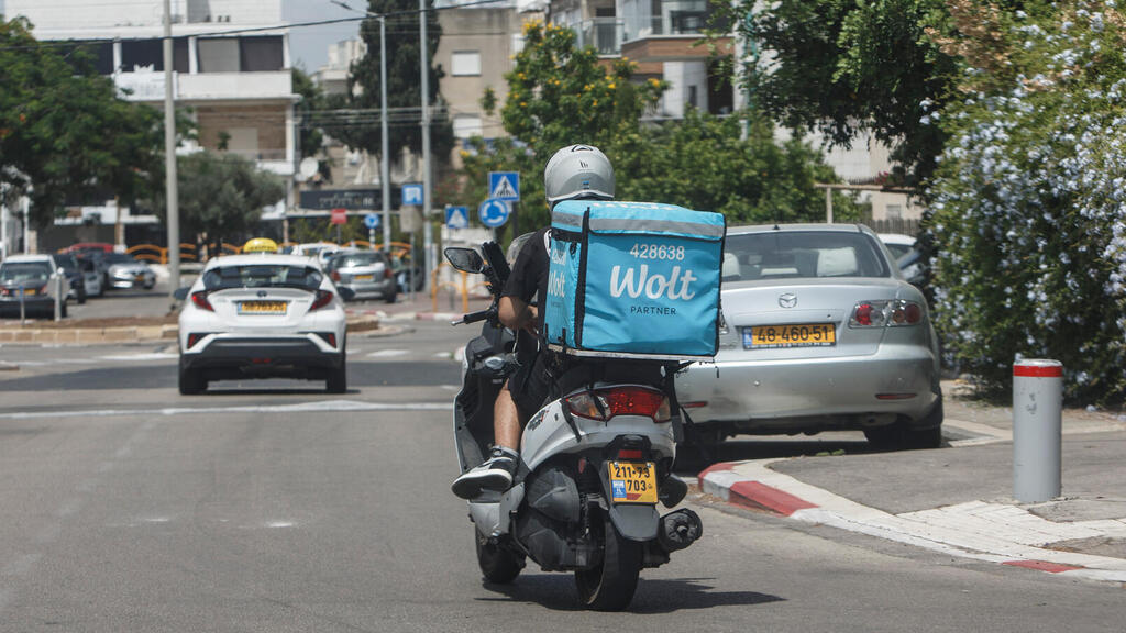 שליח וולט בתל אביב