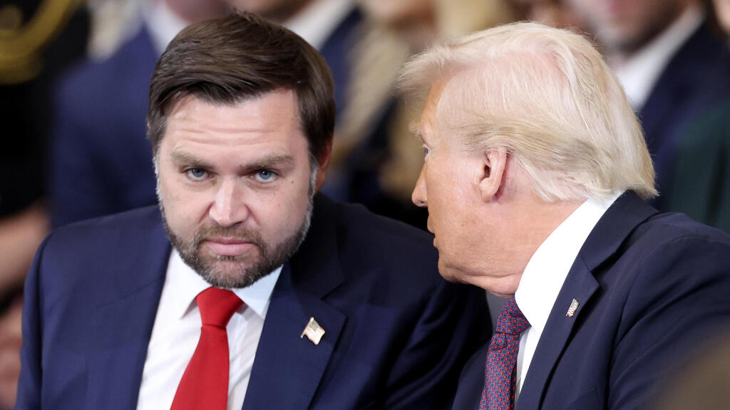 JD Vance and Trump (Photo: Kevin Lamarque/Pool Photo via AP) השבעת נשיא ארה"ב דונלד טראמפ