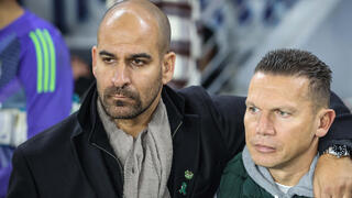 מאמן מכבי חיפה ברק בכר עם המנהל המקצועי גל אלברמן