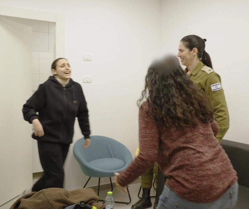 מפגש החטופות, רומי, דורון ואמילי עם האימהות