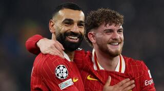 הארווי אליוט ומוחמד סלאח מאושרים