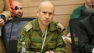 תא"ל שי טייב, ראש חטיבת תכנון ומנהל כח האדם, בוועדת חוץ וביטחון