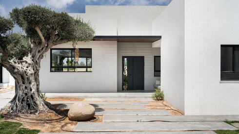 בית בניר עם, עיצוב: עדי מנור