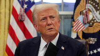 נשיא ארצות הברית דונלד טראמפ חותם על מסמכים וצווים נשיאותיים בבית הלבן, 20.1.25