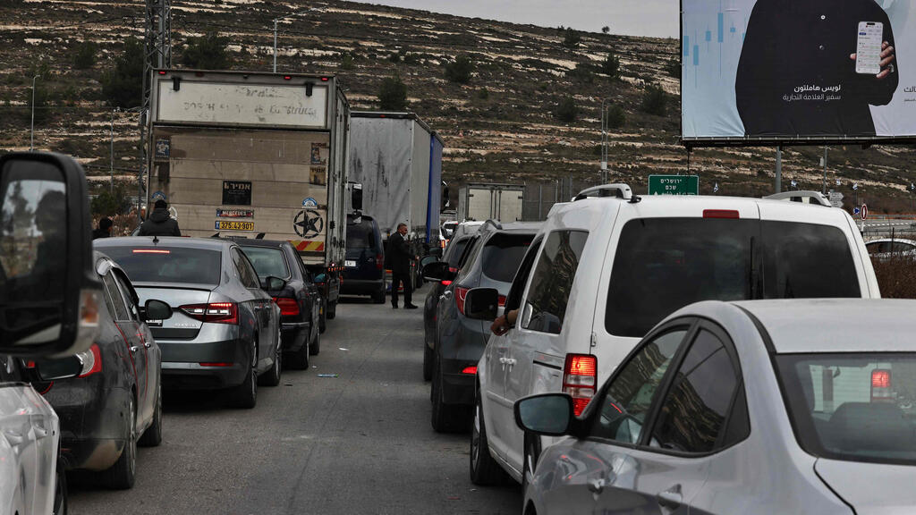 פקקים בגדה, יהודה ושומרון בגלל מחסומים של צה"ל בעקבות מבצע חומת ברזל