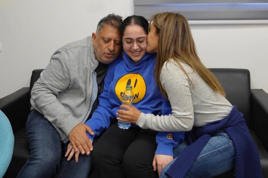  לירי אלבג והוריה במפגש ראשון