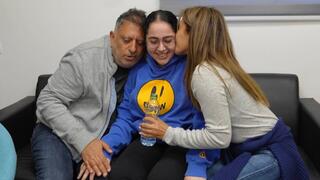  לירי אלבג והוריה במפגש ראשון