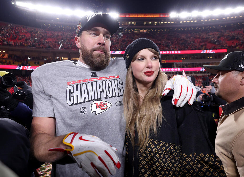 הזוג שלא יורד מהכותרות (צילום: Jamie Squire/Getty Images) טיילור סוויפט טראוויס קלסי