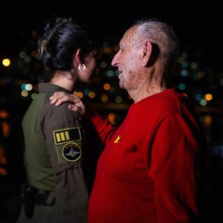 טומי שחם ונכדתו