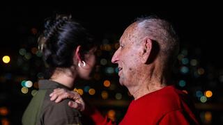 טומי שחם ונכדתו