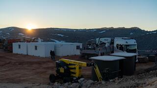 הקמת מוצבים ארעיים והשתיות בחרמון הסורי