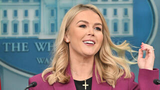 קרוליין ליוויט דוברת הבית הלבן