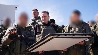 שר הביטחון ישראל כ"ץ בביקור והערכת מצב בשיא החרמון