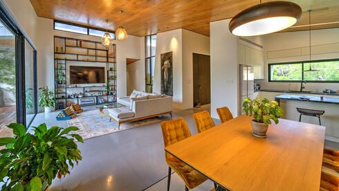 הבית של האדריכל עדי כלב, כפר הנגיד