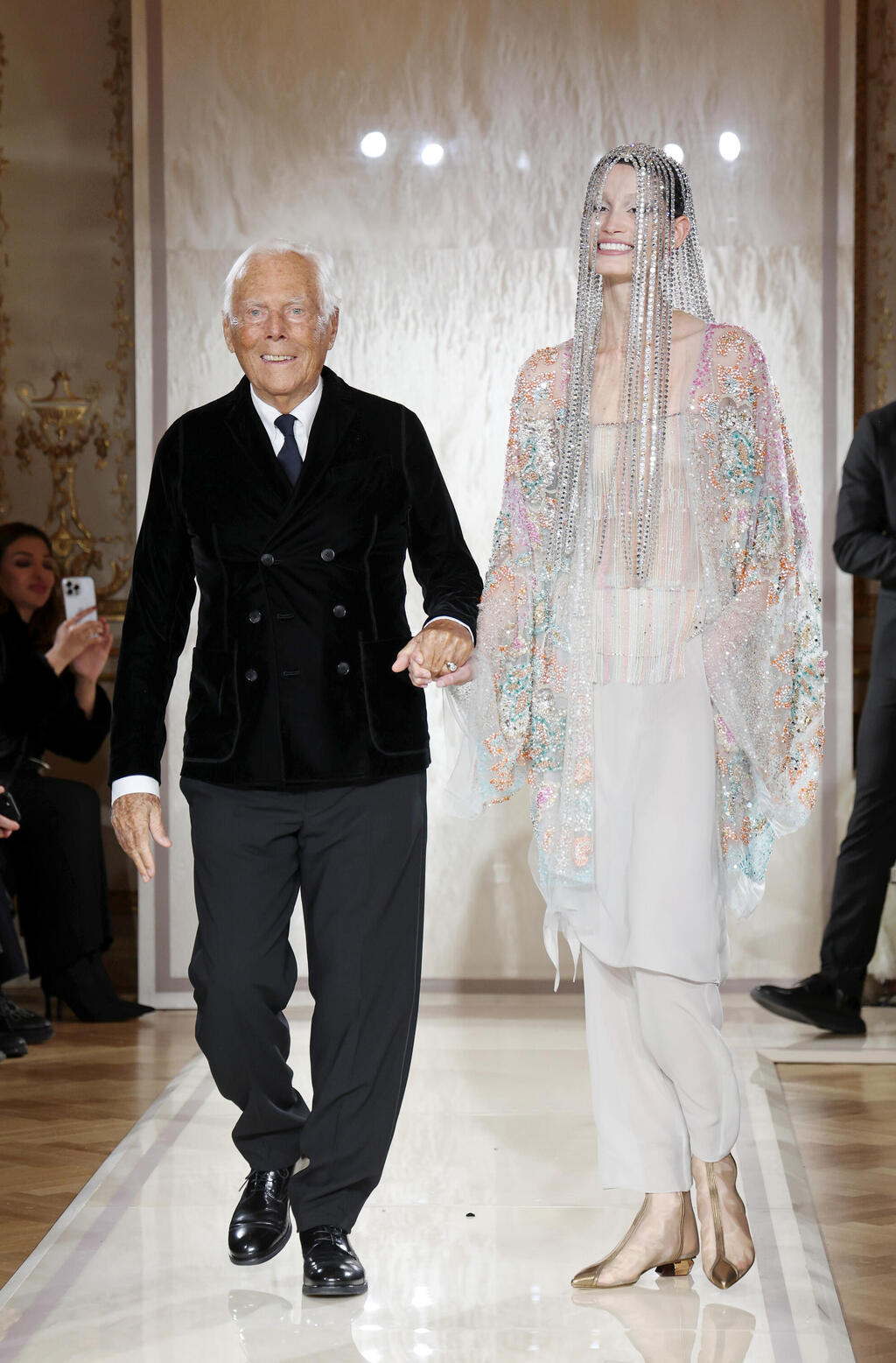 Giorgio Armani at the spring-summer 2025 haute couture show (Photo: Pascal Le Segretain/Getty Images) ג'ורג'יו ארמאני פריווה, תצוגת הוט קוטור לאביב-קיץ 2025