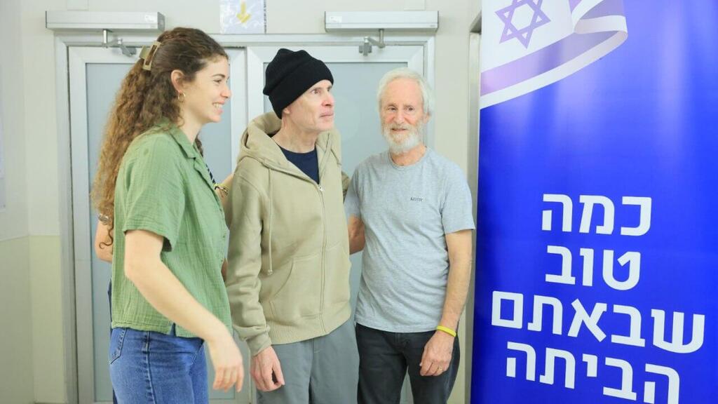 קית' סיגל נפגש עם משפחתו