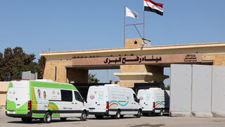 מעבר רפיח אמבולנסים נכנסים ל עזה