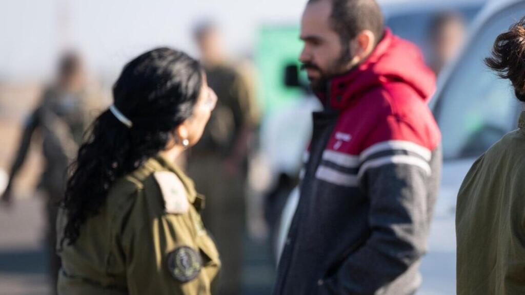 ירדן ביבס עם חיילי צה"ל