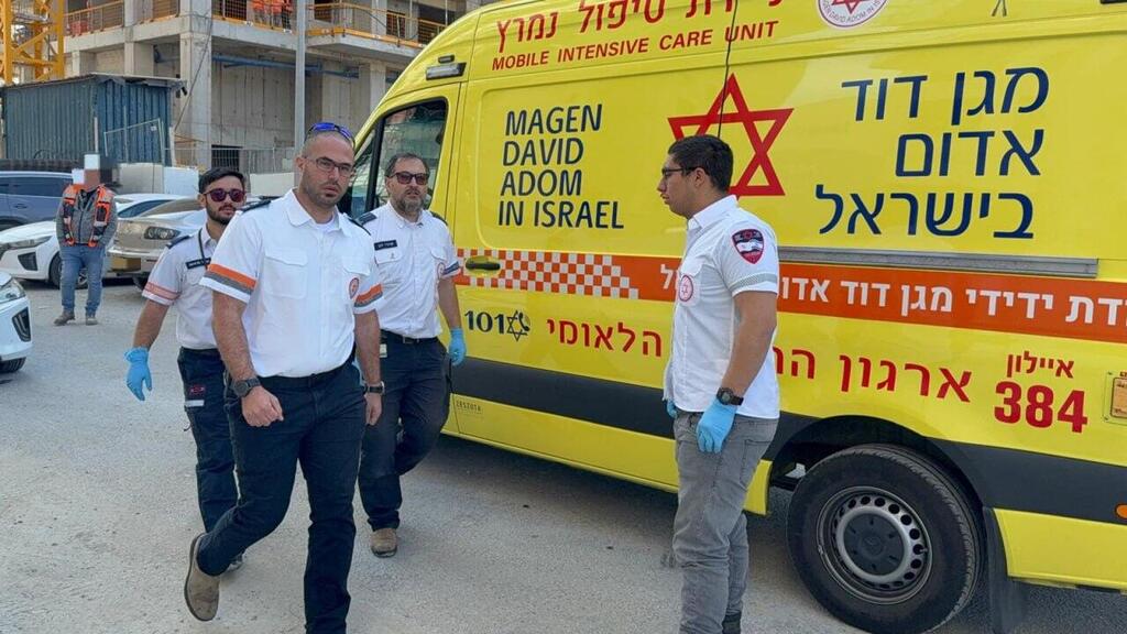 שני פועלים נהרגו בנפילה מגובה באתר בנייה בבת ים