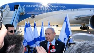 ראש הממשלה בנימין נתניהו טרם המראתו לוושינגטון