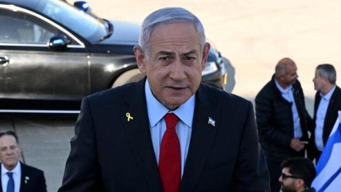 ראש הממשלה בנימין נתניהו טרם המראתו לוושינגטון