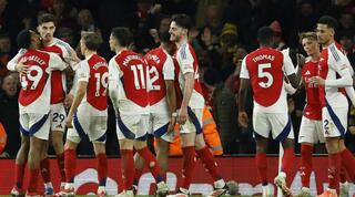 שחקני ארסנל בטירוף