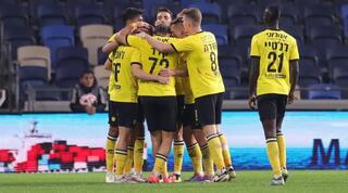 שחקני מכבי נתניה מאושרים