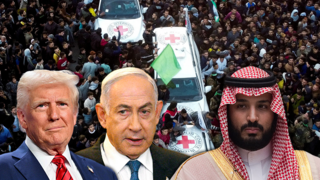 המון עזתי מקיף את רכבי הצלב האדום לפני שחרור ה חטופות אמילי דורון שטיינברכר ורומי גונן ב עזה 