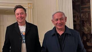 בנימין נתניהו ויאיר נתניהו יחד עם אילון מאסק בבית הלבן