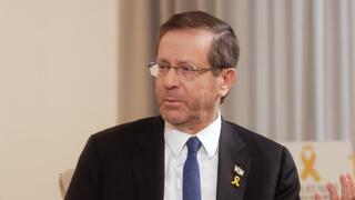 ועידת שזר 2025 -  נשיא המדינה יצחק הרצוג ואביגדור קהלני