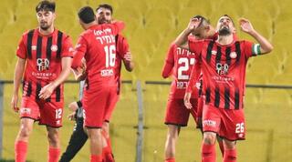 שחקני הפועל רמת גן חוגגים את שער היתרון
